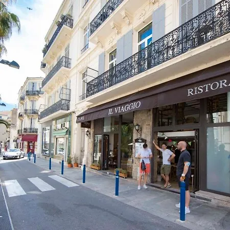 Lägenhet 1 Bedroom With 1 Mezzanine Location In The Heart Of Cannes